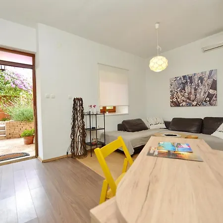 Perovic Apartment *